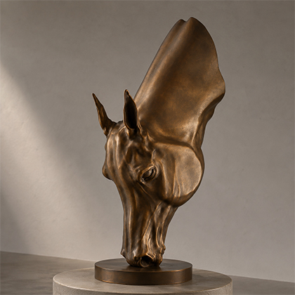 Sculpture cheval en métal avec une finition en bronze patiné